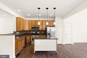 7864 Dogue Indian Cir, Lorton, VA 22079 - Photo 6