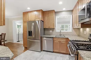 7608 Hamlet St, Springfield, VA 22151 - Photo 12