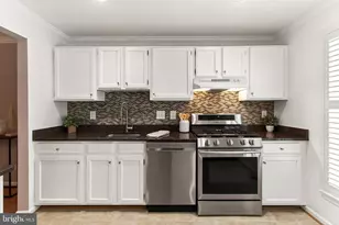 7451 Hatherleigh Ct, Alexandria, VA 22315 - Photo 16