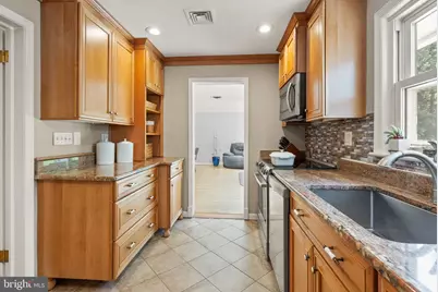 815 Seneca Road, Great Falls, VA 22066 - Photo 16