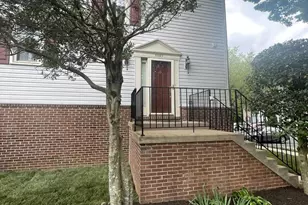 8845 Eagle Rock Ln, Springfield, VA 22153 - Photo 4