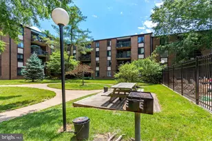 9725 Kings Crown Ct, Fairfax, VA 22031 - Photo 30