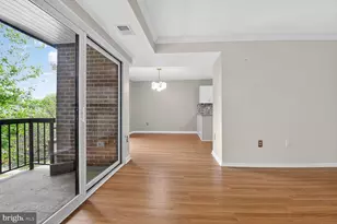9725 Kings Crown Ct, Fairfax, VA 22031 - Photo 6