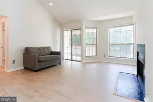 3916 Penderview Dr, Fairfax, VA 22033 - Photo 4