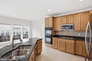 13512 Ann Grigsby Cir, Centreville, VA 20120 - Photo 8