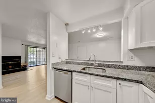6912 Mary Caroline Cir, Alexandria, VA 22310 - Photo 4