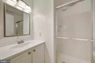 6912 Mary Caroline Cir, Alexandria, VA 22310 - Photo 10
