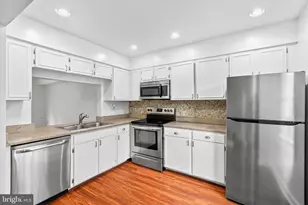 8123 Kingsway Ct, Springfield, VA 22152 - Photo 6