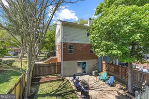 6014 Ticonderoga Ct, Burke, VA 22015 - Photo 2