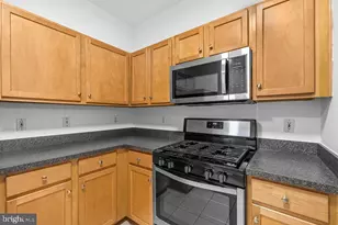 5172 William Colin Ct, Centreville, VA 20120 - Photo 12