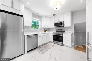 14711 Carlbern Dr, Centreville, VA 20120 - Photo 6