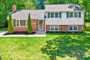 14711 Carlbern Dr, Centreville, VA 20120 - Photo 2