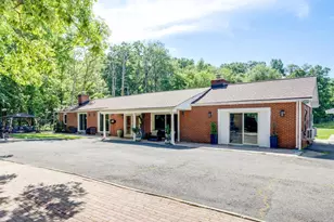 11701 Braddock Rd, Fairfax, VA 22030 - Photo 2