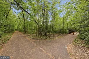 9632 Lindenbrook St, Fairfax, VA 22031 - Photo 46