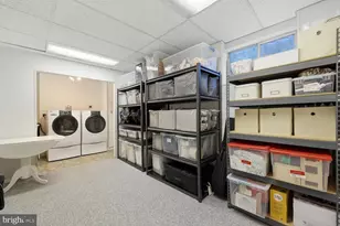 9632 Lindenbrook St, Fairfax, VA 22031 - Photo 32