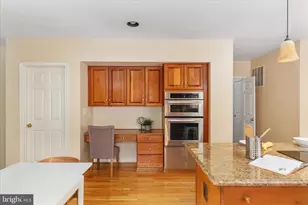13018 Grey Friars Pl, Herndon, VA 20171 - Photo 18