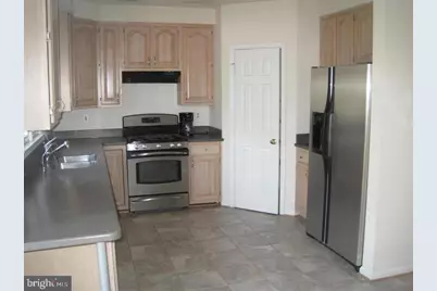 7059 Kings Manor Dr, Alexandria, VA 22315 - Photo 8