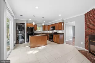 13300 Apgar Pl, Herndon, VA 20170 - Photo 8