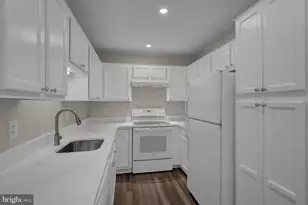 9257 Cardinal Forest Ln, Lorton, VA 22079 - Photo 20
