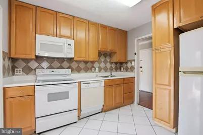 2300 Pimmit Drive #713, Falls Church, VA 22043 - Photo 4