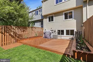 6352 Bonham Pl, Centreville, VA 20121 - Photo 20