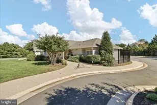 6352 Bonham Pl, Centreville, VA 20121 - Photo 22