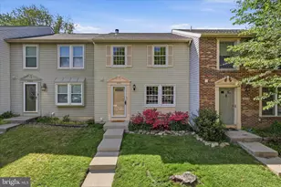 6352 Bonham Pl, Centreville, VA 20121 - Photo 2