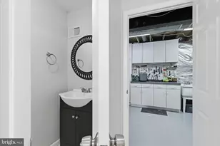 6352 Bonham Pl, Centreville, VA 20121 - Photo 18