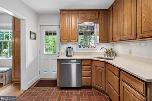 9119 McNair Dr, Alexandria, VA 22309 - Photo 12