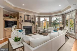7818 Crownhurst Ct, McLean, VA 22102 - Photo 4