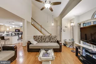 6147 Stonepath Cir, Centreville, VA 20120 - Photo 4