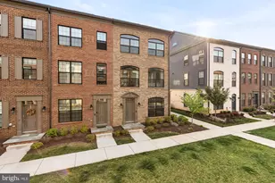 12548 Dehring Dr, Fairfax, VA 22033 - Photo 2