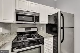 12909 Alton Square, Herndon, VA 20170 - Photo 8