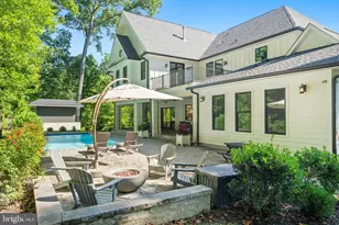 608 Walker Rd, Great Falls, VA 22066 - Photo 4
