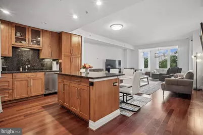 8220 Crestwood Heights Drive #301, McLean, VA 22102 - Photo 2