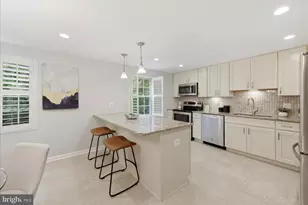 9425 Candleberry Ct, Burke, VA 22015 - Photo 2