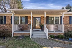 11611 Vale Rd, Oakton, VA 22124 - Photo 24