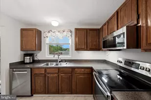 3824 Beech Down Dr, Chantilly, VA 20151 - Photo 12