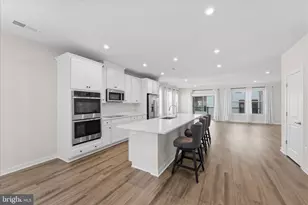 13695 Innovation Station Loop, Herndon, VA 20171 - Photo 2