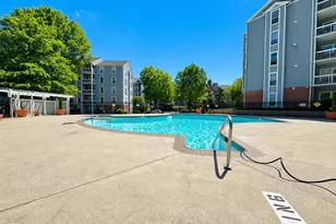 3176 Summit Square Dr, Oakton, VA 22124 - Photo 18
