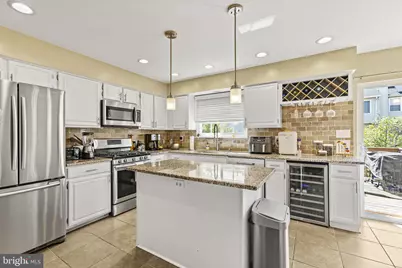 7482 Digby Green, Alexandria, VA 22315 - Photo 10
