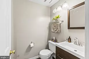 7482 Digby Grn, Alexandria, VA 22315 - Photo 16