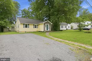 7605 Fisher Dr, Falls Church, VA 22043 - Photo 2