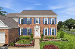 8392 Crosslake Dr, Fairfax Station, VA 22039 - Photo 4