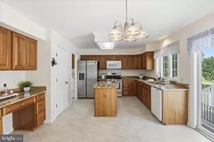 8392 Crosslake Dr, Fairfax Station, VA 22039 - Photo 20