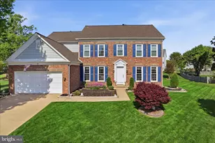8392 Crosslake Dr, Fairfax Station, VA 22039 - Photo 2