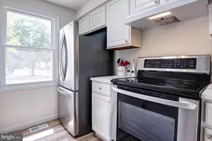8416 Cedar Falls Ct, Springfield, VA 22153 - Photo 8