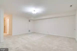 12114 Wedgeway Ct, Fairfax, VA 22033 - Photo 14