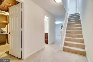12114 Wedgeway Ct, Fairfax, VA 22033 - Photo 4