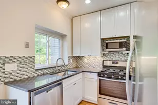 12114 Wedgeway Ct, Fairfax, VA 22033 - Photo 30
